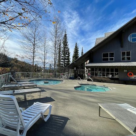 Best Ski In Ski Out Condo At Whistler Extérieur photo