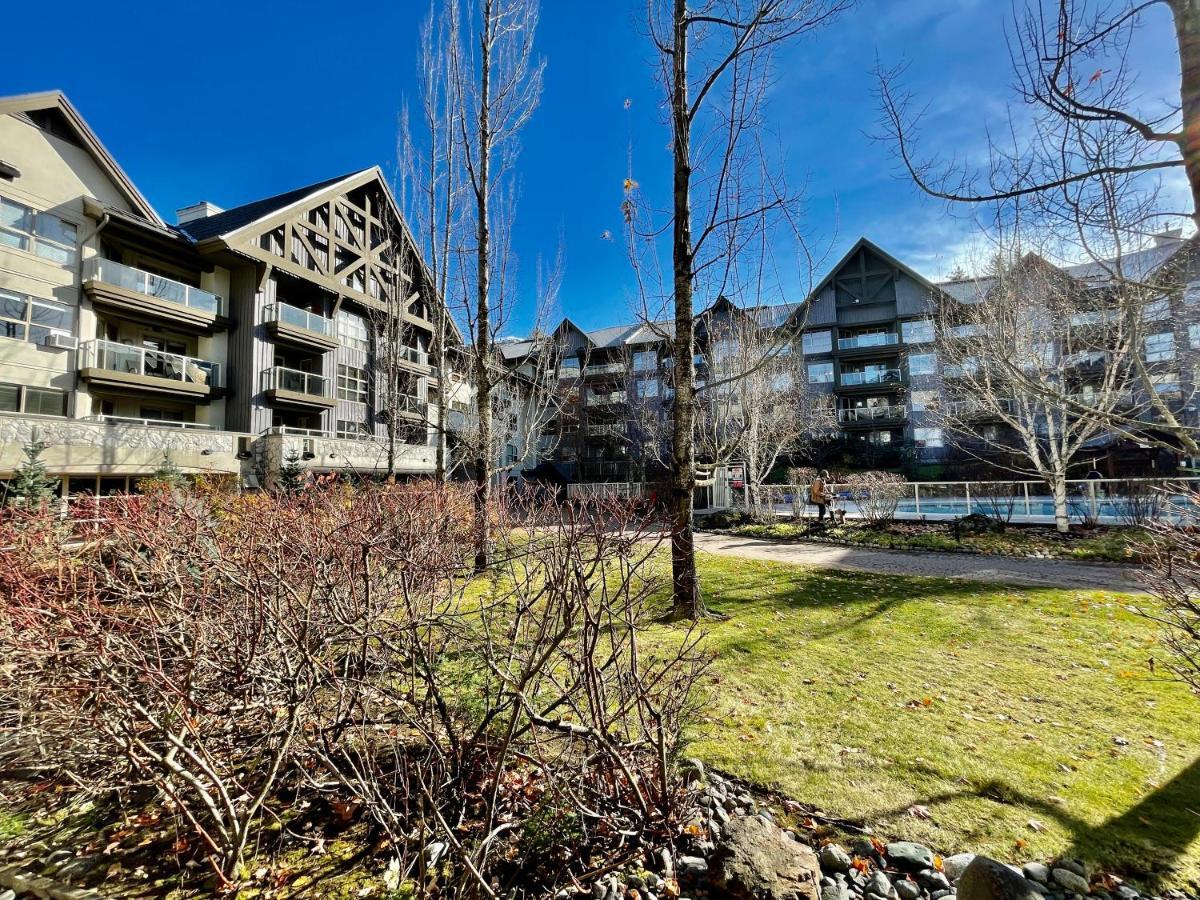 Best Ski In Ski Out Condo At Whistler Extérieur photo